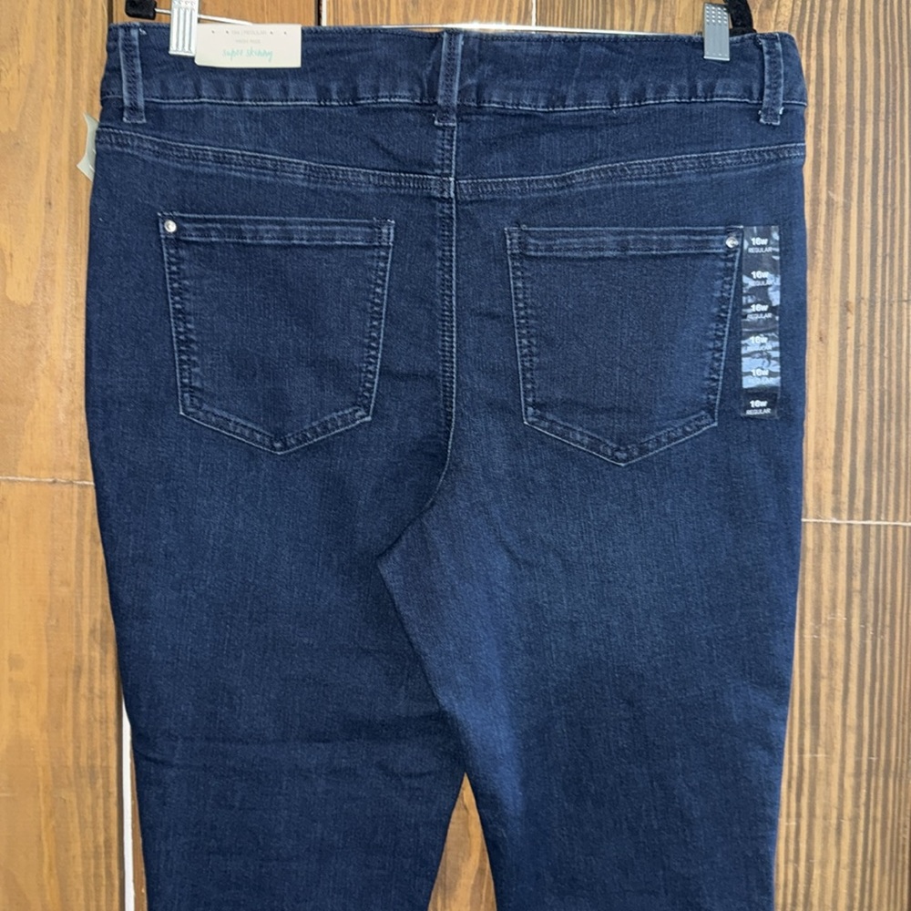Maurices Women’s Skinny Jeans - Picture 7 of 9